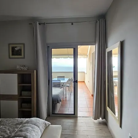 Ocean Front Playa Chica Appartement