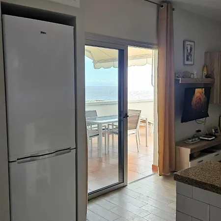 Ocean Front Playa Chica Apartament *