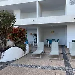 Ocean Front Playa Chica דירה